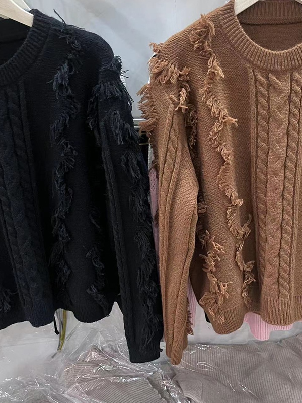 Solid Tassel Cable Knit Sweater-1